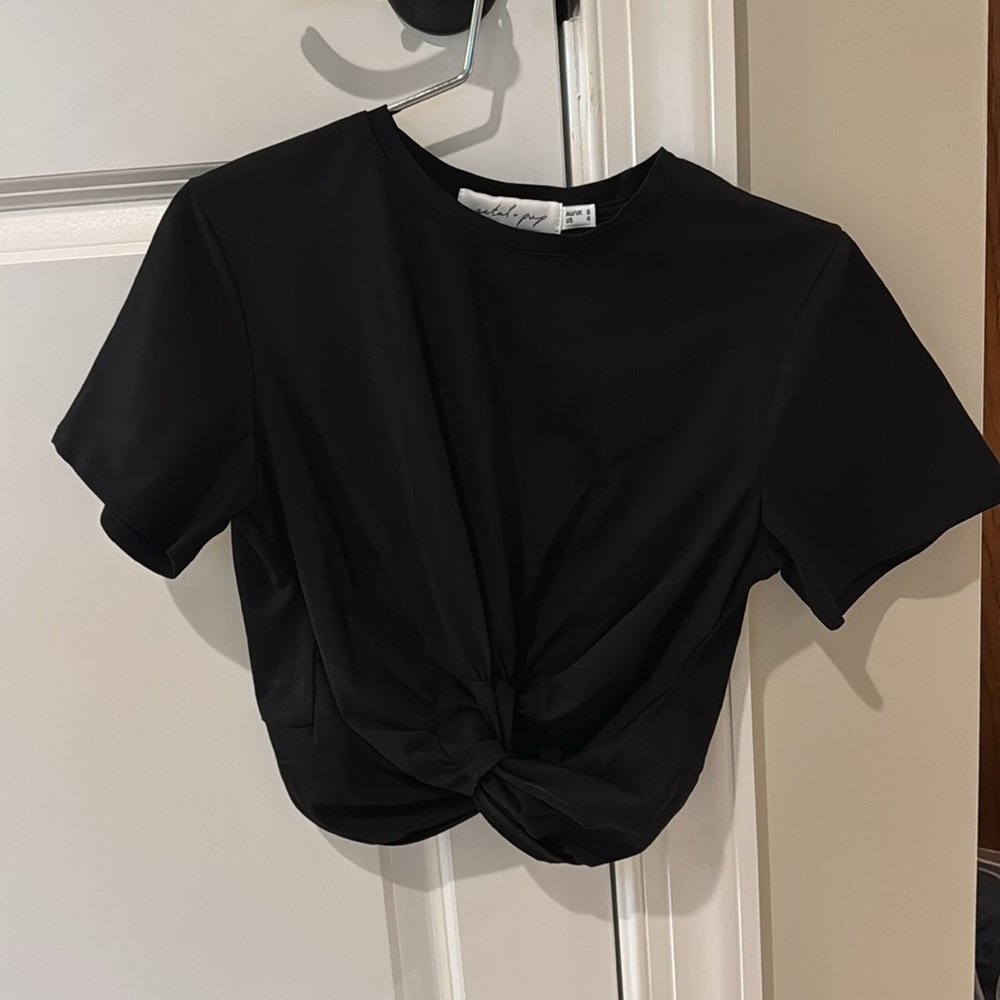 Petal & Pup Black Crop Top - Picture 11 of 12